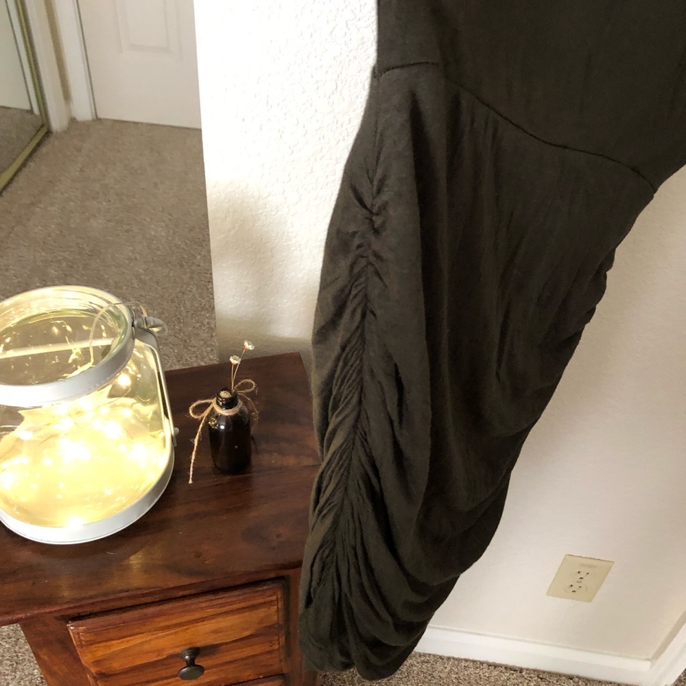 Leith Ruched Dress - Picture 3 of 3